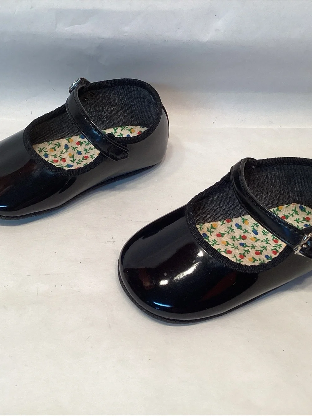 Vintage Black Mary Jane Style Shoes Shiny BABY Girl /Doll 4” NO SIZE